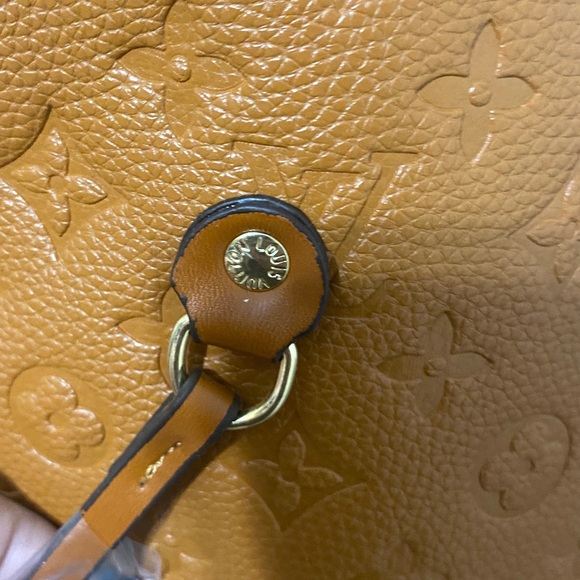 Elegant Fashion Neverfull Brown Leather Mono Tote With Matching Detachable Pouch - Picture 11 of 17